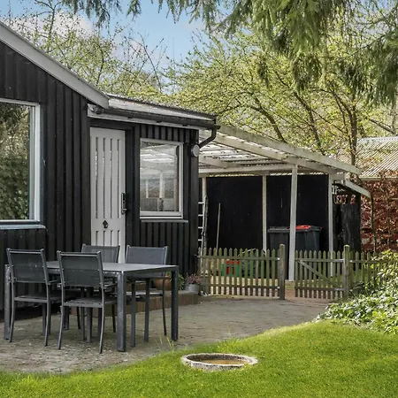 3 Bedroom In Dronningmølle